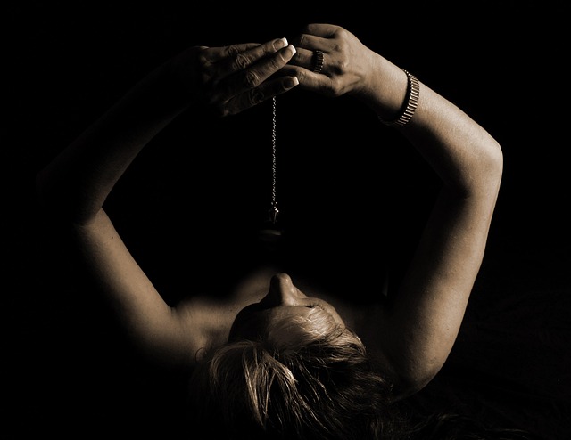 Kurs hipnozy – dla kogo jest i czy każdy może się nauczyć hipnozy?